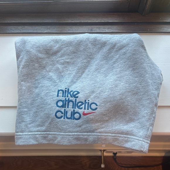 Nike Athletic Club Gray Pullover - Picture 1 of 2